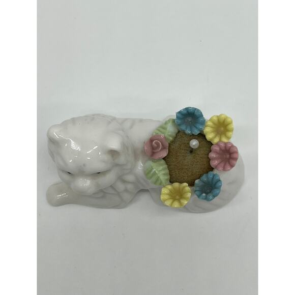 Vintage White Cat Porcelain Pin Cushion Multicolor Pastel Flowers Made in Taiwan - Picture 3 of 8